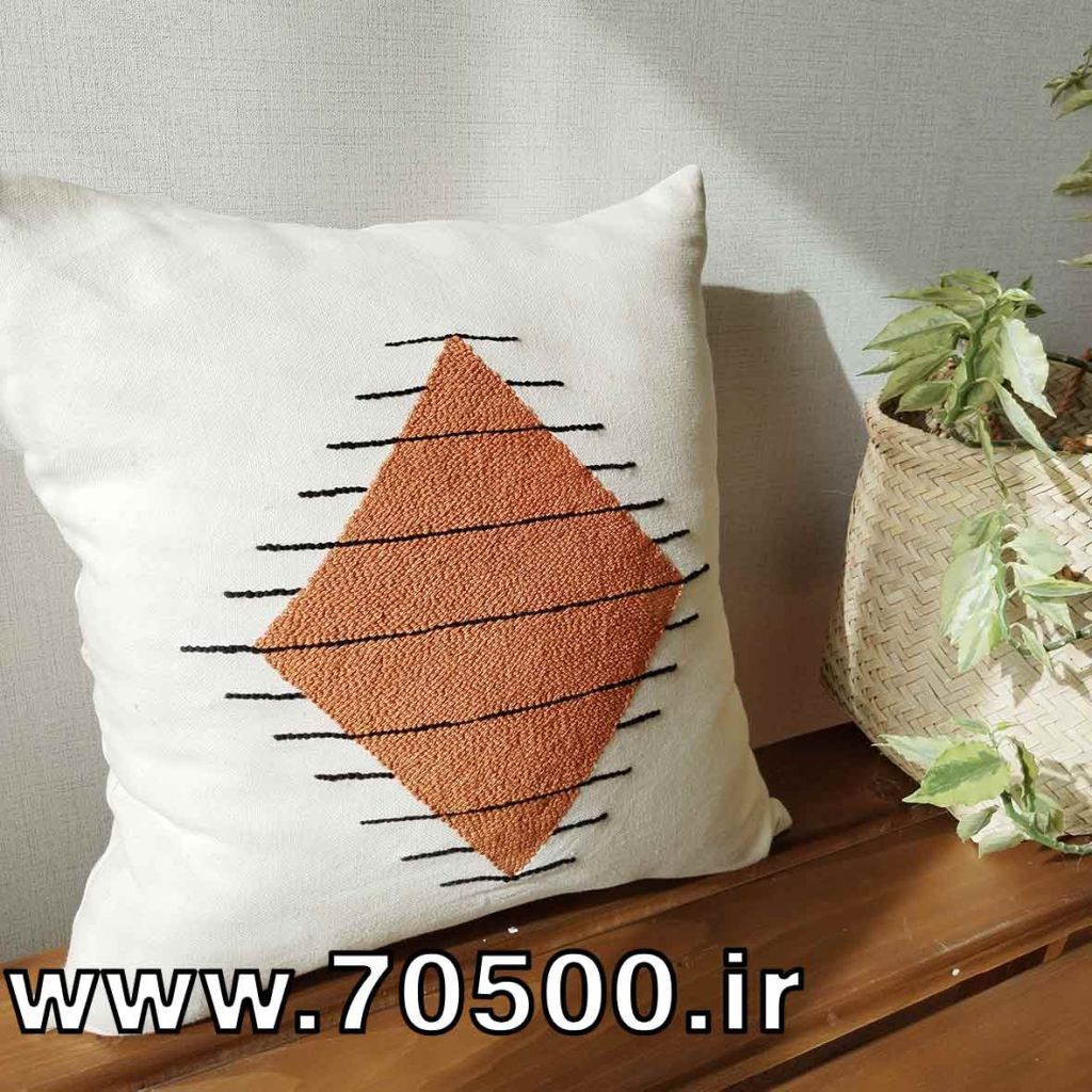 کوسن مبل پانچ دوزی طرح لوزی دارچینی