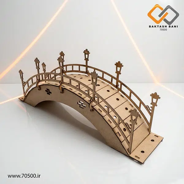 ماکت پل قوس‌دار چوبی